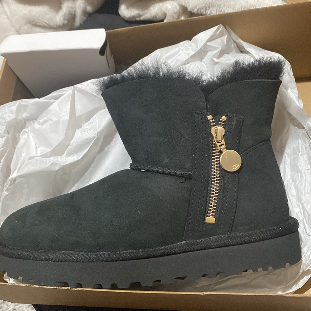 Women’s Bailey Uggs